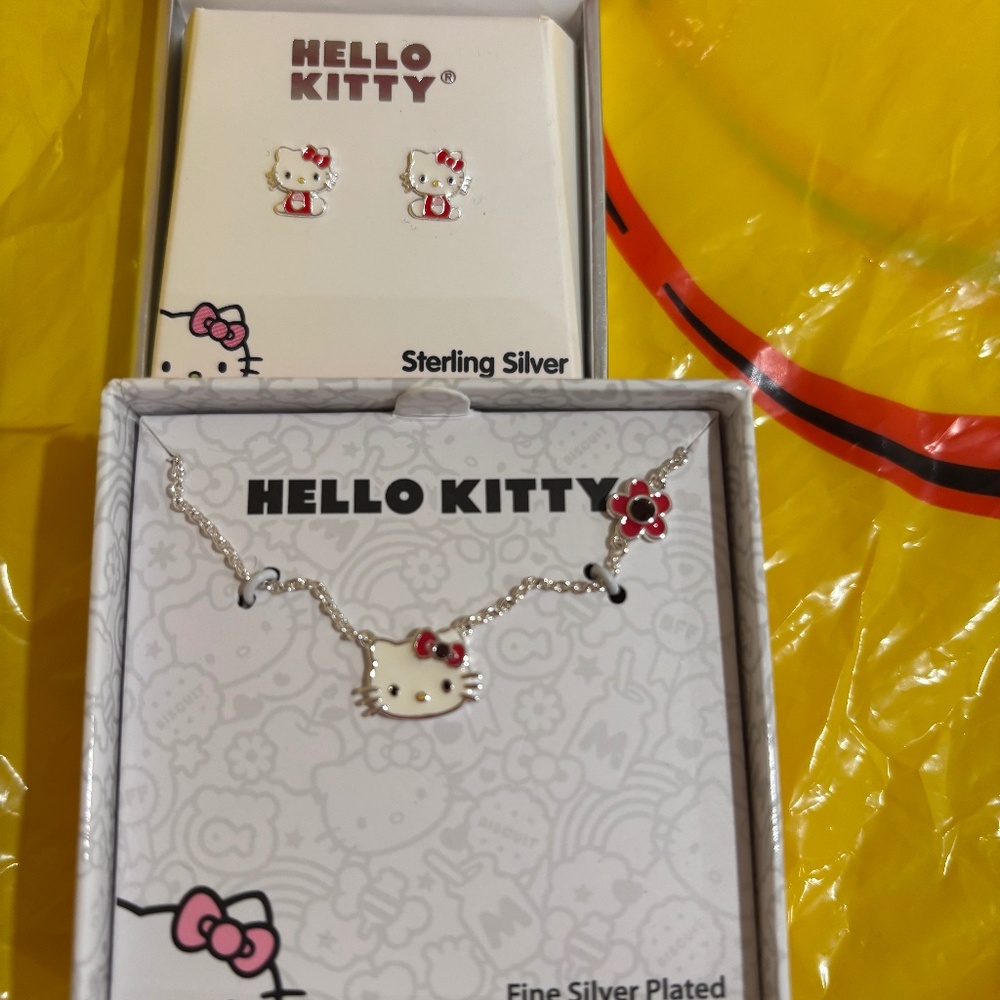 Hello Kitty Set of Necklace and earrings